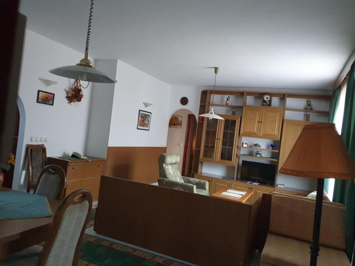 Gala Panzio Hotel Simontornya Ngoại thất bức ảnh