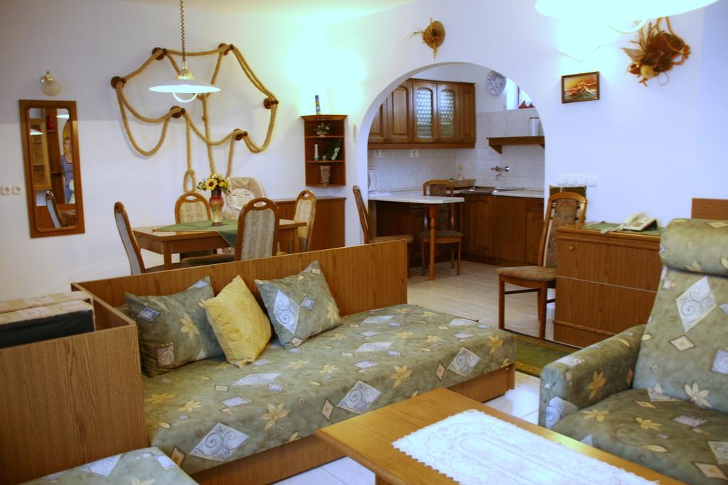 Gala Panzio Hotel Simontornya Phòng bức ảnh